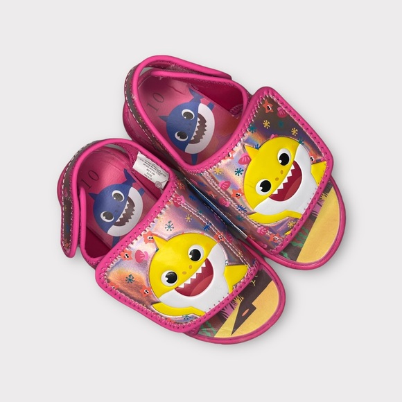 Baby Shark Pink Strap Sandals - Picture 3 of 8